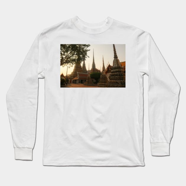 Mosaic tiled Buddha stupas at Wat Pho temple. Long Sleeve T-Shirt by kall3bu